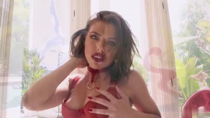 – Adriana Chechik Dredd ‘S Bbc Drills