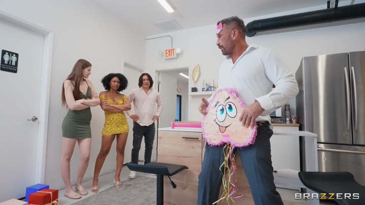 Brazzers   Kenna James, Emma Hix – Penis Pinata Party Sneaky Lookalike Threesome (24.07.2024)