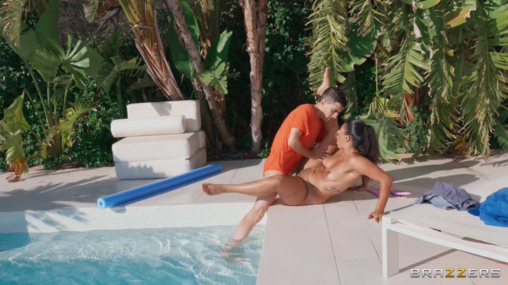 Brazzers   Jasmine Sherni – Pool Prankster Drowns In Ass