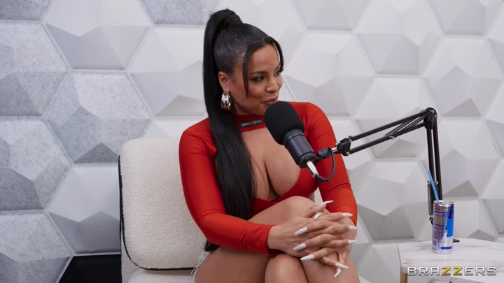 Brazzers   Chloe Amour & Luna Star – The Brazzers Podcast: Episode 11 (28.01.2025)