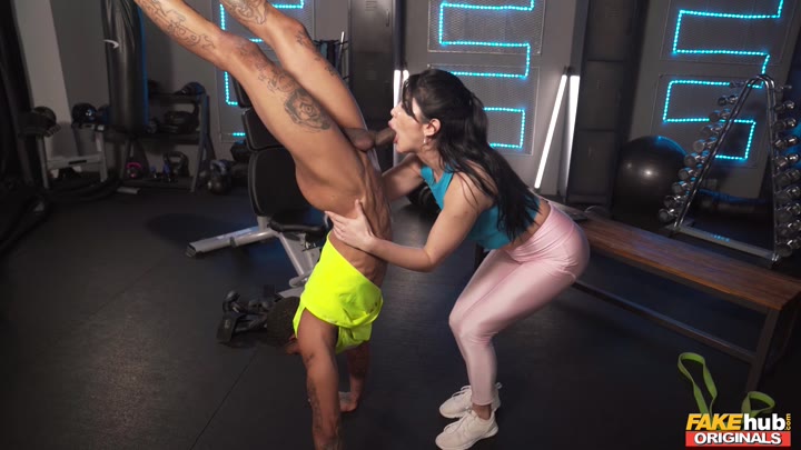 FakeHub   Lady Dee – Stretching Makes Me Wet (23.08.2025)