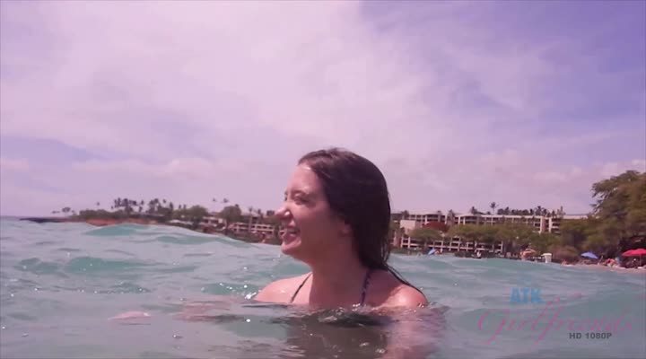 Gia Paige (Hawaii #2 8/13)